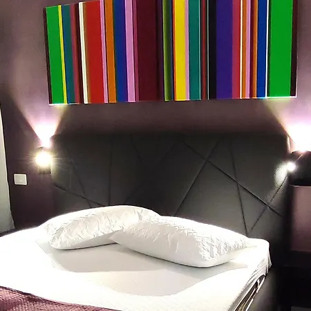 Ancient Colosseum Modern And Bright Apartament