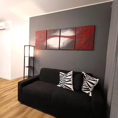 Ancient Colosseum Modern And Bright Apartament