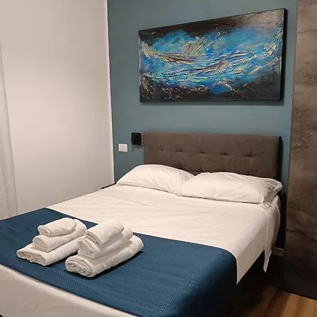 Ancient Colosseum Modern And Bright * Rzym