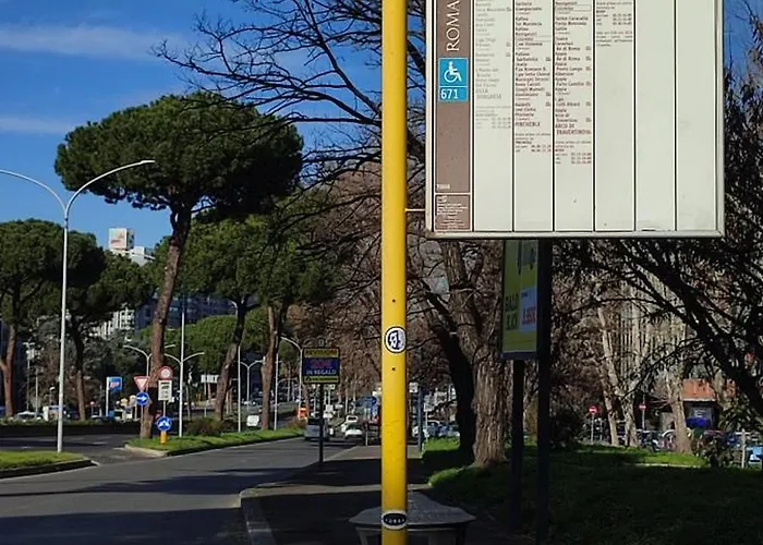 Ancient Colosseum Modern And Bright * Rzym