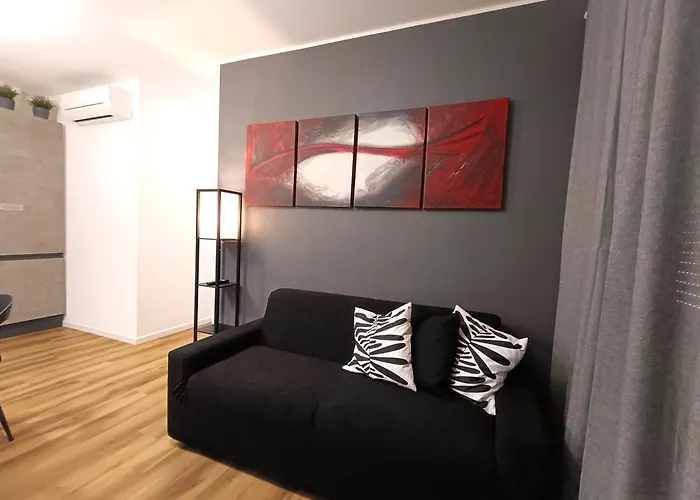 Ancient Colosseum Modern And Bright Apartament