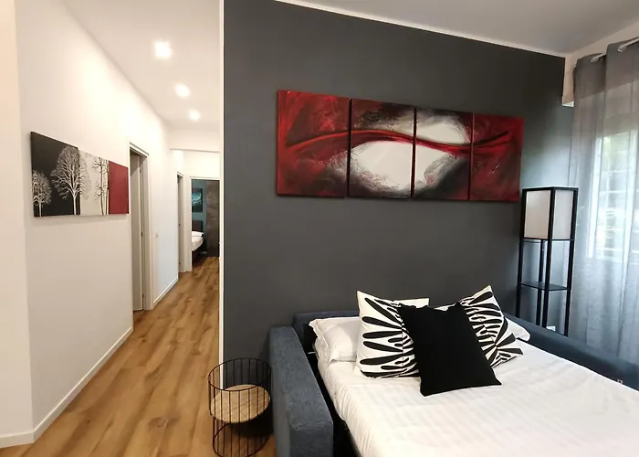 Ancient Colosseum Modern And Bright * Rzym